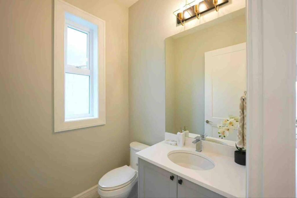 Four Bedrooms New Lovely Duplex House-1628 Vancouver Eksteriør billede