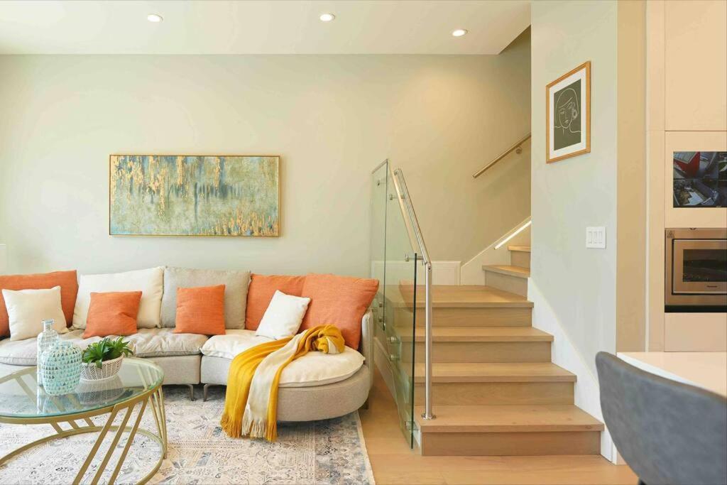 Four Bedrooms New Lovely Duplex House-1628 Vancouver Eksteriør billede
