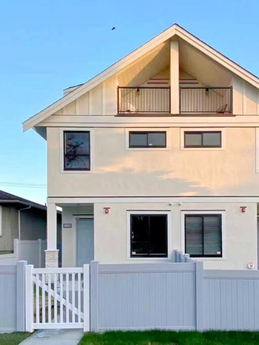 Four Bedrooms New Lovely Duplex House-1628 Vancouver Eksteriør billede
