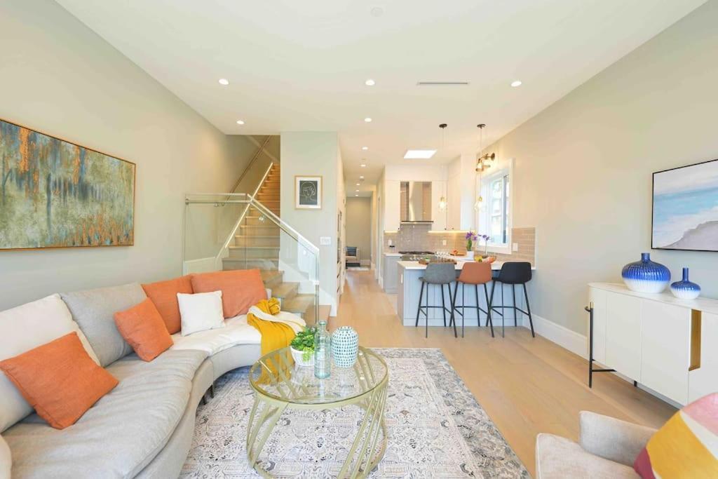 Four Bedrooms New Lovely Duplex House-1628 Vancouver Eksteriør billede