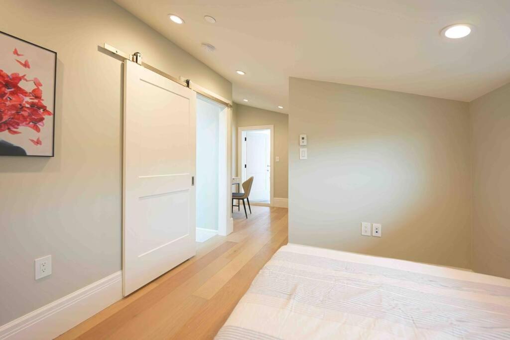 Four Bedrooms New Lovely Duplex House-1628 Vancouver Eksteriør billede